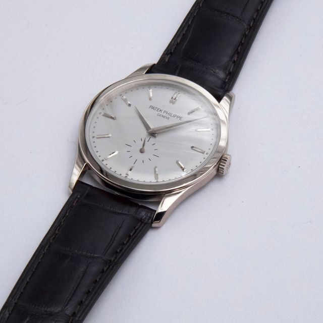 Patek Philippe Calatrava 5196G-001 Image 2